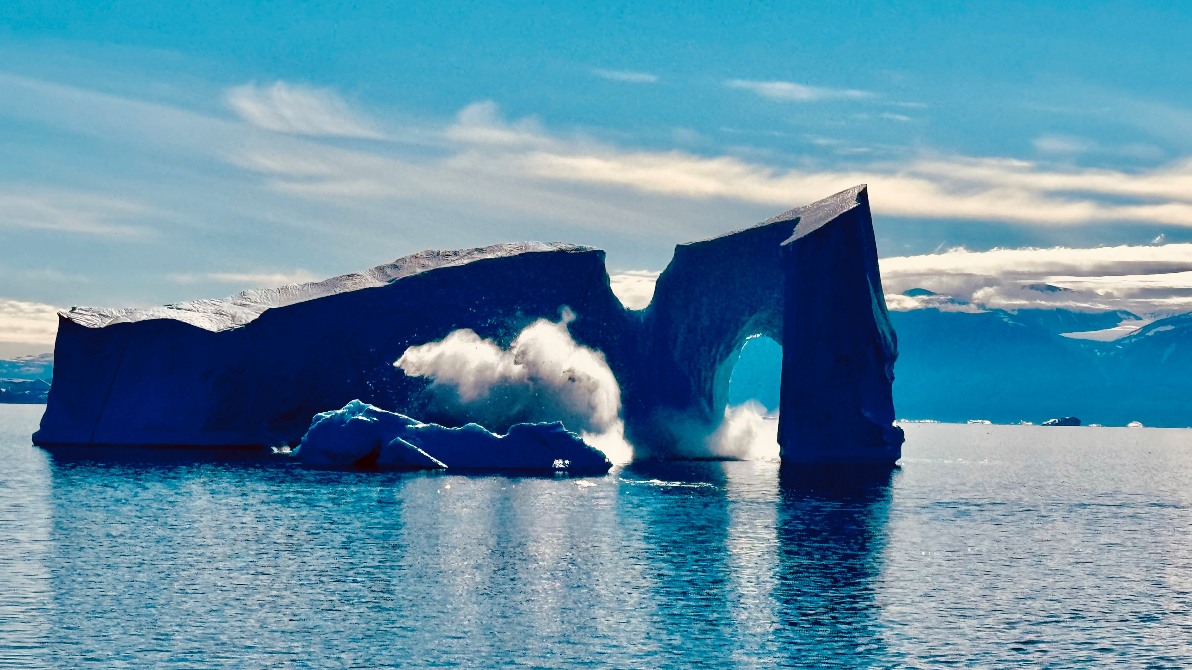 13. Isfjeld kælving.jpg